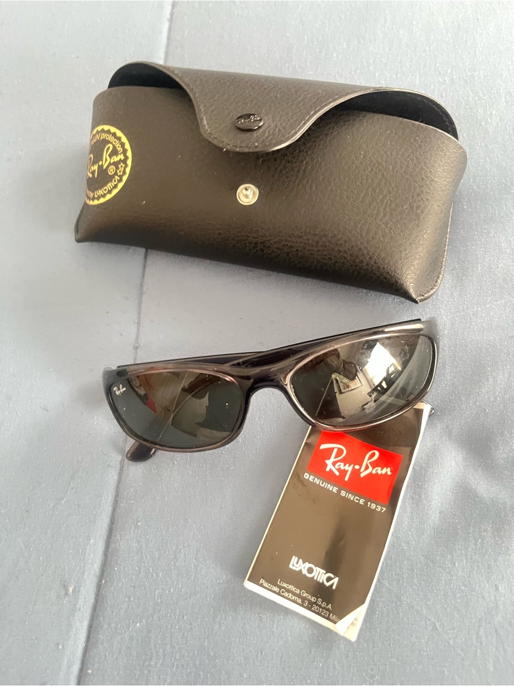NEW Ray-Ban Black Wrap Sunglasses with Case